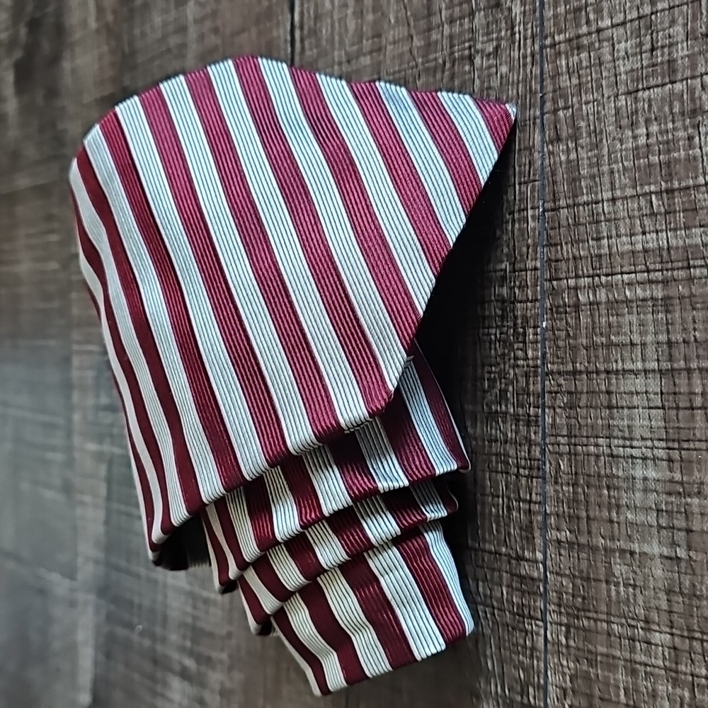Gucci Burgundy and Silver Striped Tie